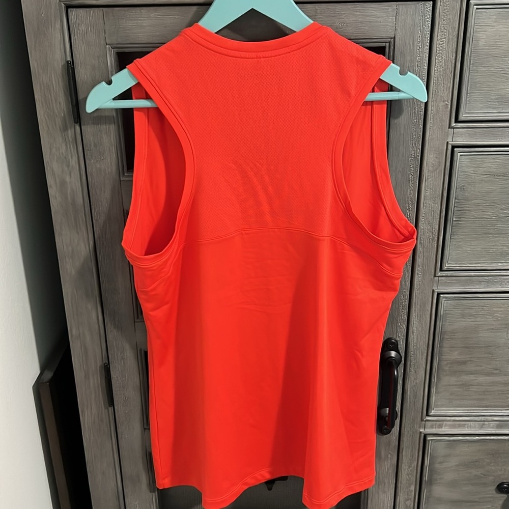 Nike golf T-shirt in a size large new without tags - Picture 3 of 3